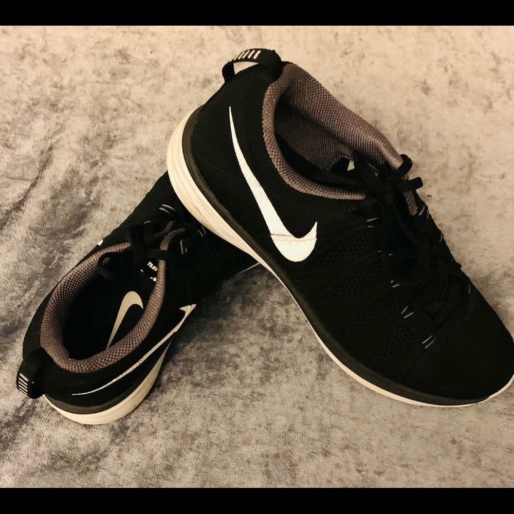 Like New Black Nike Zoom Vapor Flyknit Shoes M9W10